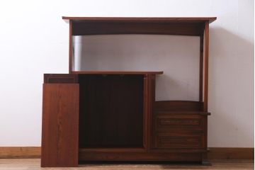 中古　国産　民芸家具　栓材　桐の透かしがアクセントのシンプルな茶棚(飾り棚、収納棚、桐箪笥、桐たんす)(R-037703)