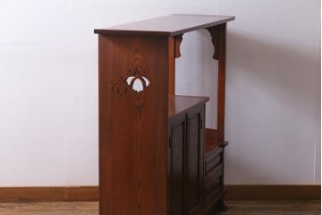 中古　国産　民芸家具　栓材　桐の透かしがアクセントのシンプルな茶棚(飾り棚、収納棚、桐箪笥、桐たんす)(R-037703)