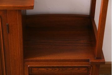 中古　国産　民芸家具　栓材　桐の透かしがアクセントのシンプルな茶棚(飾り棚、収納棚、桐箪笥、桐たんす)(R-037703)