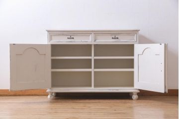 リメイク家具　フランスアンティーク　シャビーシックな雰囲気が魅力のペイントサイドボード(キャビネット、収納棚)(R-037705)