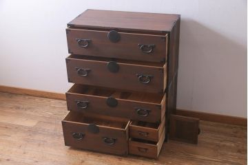 アンティーク家具　和製アンティーク　桐材・杉材　丸金具が目を引く重ね箪笥(衣装箪笥、和タンス、桐箪笥、桐たんす)(R-037706)