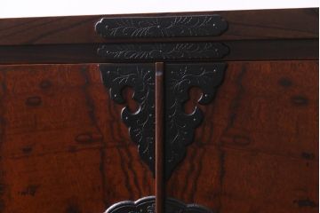 中古　岩谷堂箪笥　棚板リメイク　衣装盆付き　2WAYタンス(キャビネット、サイドボード、チェスト、収納棚)(R-037707)