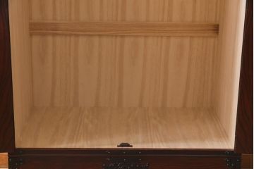 中古　岩谷堂箪笥　桜木家具店　緻密な彫りと意匠が魅力のワードローブ(洋服タンス)(R-037708)