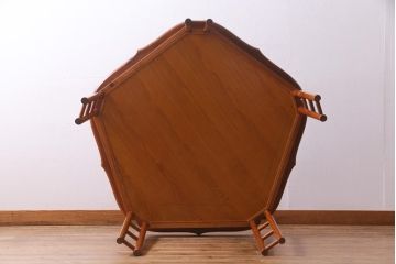 中古　唐木材　松・竹・梅・菊・蔦の図　象嵌風　引き出し付き　五角形ダイニングテーブル(5人掛けテーブル)(R-037714)