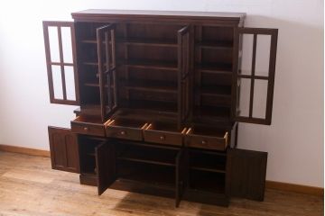 ビンテージ　松本民芸家具　特注品　4枚扉・引き出し4杯　クラシカルな食器棚(キャビネット、収納棚、サイドボード、サイドキャビネット)(R-037717)
