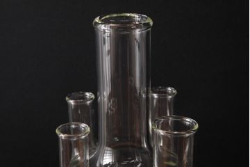 中古　HARIO(ハリオ)　10000　直径26cm　五ツ口フラスコ・スタンド付き(丸底フラスコ、実験器具、ディスプレイ)(R-037718)