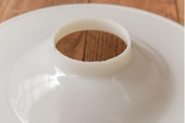 アンティーク雑貨　5分芯　レトロ　乳白色シェードのオイルランプ(吊りランプ、ディスプレイ)(R-037722)