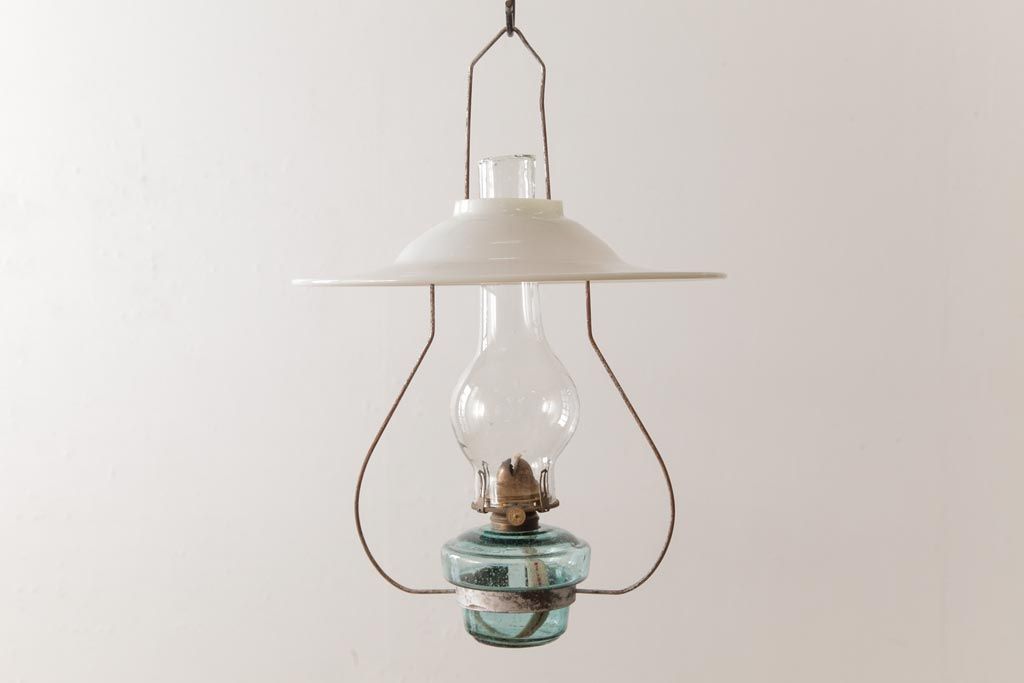 アンティーク ブループレスガラス 乳白色火屋 オイルランプ アンティーク ブループレスガラス 乳白色火屋 オイルランプ