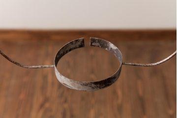 アンティーク雑貨　5分芯　レトロ　乳白色シェードのオイルランプ(吊りランプ、ディスプレイ)(R-037723)