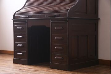 アンティーク家具　ナラ材　大正ロマン香るシックな佇まいのロールトップデスク(両袖机)(R-037728)