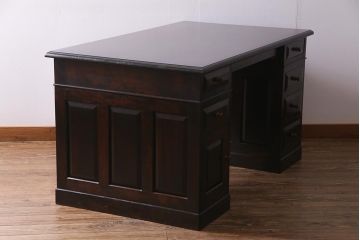 中古　松本民芸家具　シックな色合いが上品なM型両袖机(デスク)(定価62万円)(R-037729)