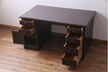 中古　松本民芸家具　シックな色合いが上品なM型両袖机(デスク)(定価62万円)(R-037729)