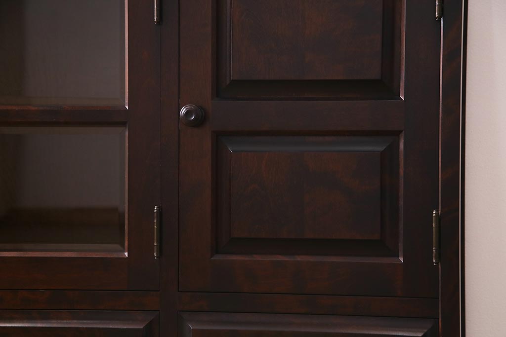 中古　北海道民芸家具　特注サイズ　シックで落ち着きのある色味のサイドボード(収納棚、戸棚、キャビネット)(R-037730)