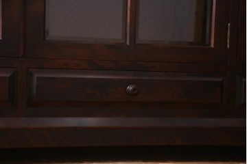 中古　北海道民芸家具　特注サイズ　シックで落ち着きのある色味のサイドボード(収納棚、戸棚、キャビネット)(R-037730)