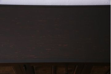 中古　リメイク　北海道民芸家具　脚付き　品のある佇まいがお洒落なキャビネット(食器棚、飾り棚、収納棚)(R-037731)