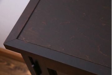 中古　リメイク　北海道民芸家具　脚付き　品のある佇まいがお洒落なキャビネット(食器棚、飾り棚、収納棚)(R-037731)