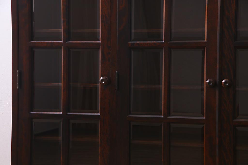 中古　リメイク　北海道民芸家具　脚付き　品のある佇まいがお洒落なキャビネット(食器棚、飾り棚、収納棚)(R-037731)