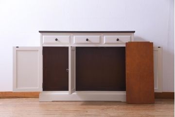 中古　リメイク　北海道民芸家具　上品さが感じられるレトロシックなペイントサイドボード(収納棚、戸棚)(R-037732)
