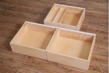 中古　リメイク　北海道民芸家具　上品さが感じられるレトロシックなペイントサイドボード(収納棚、戸棚)(R-037732)