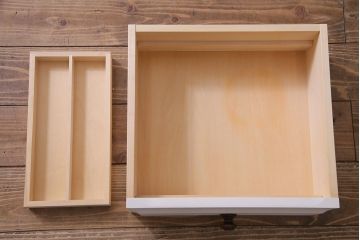 中古　リメイク　北海道民芸家具　上品さが感じられるレトロシックなペイントサイドボード(収納棚、戸棚)(R-037732)