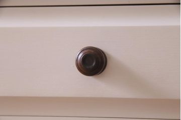 中古　リメイク　北海道民芸家具　上品さが感じられるレトロシックなペイントサイドボード(収納棚、戸棚)(R-037732)