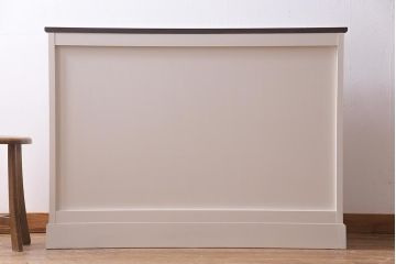 中古　リメイク　北海道民芸家具　上品さが感じられるレトロシックなペイントサイドボード(収納棚、戸棚)(R-037732)