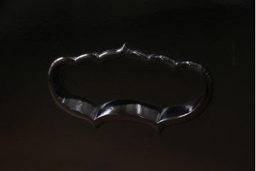 アンティーク雑貨　和製アンティーク　昭和初期　天板縞黒檀材・唐木材使用　つややかな黒塗りが高級感漂う長火鉢(手あぶり)(R-037739)