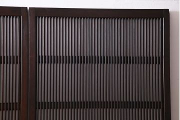 アンティーク建具　和製アンティーク　大正昭和初期　裏障子付き　小さな葉っぱ模様のガラスと細かな縦桟が目を引く格子戸2枚セット(引き戸、障子戸、建具)(R-037744)
