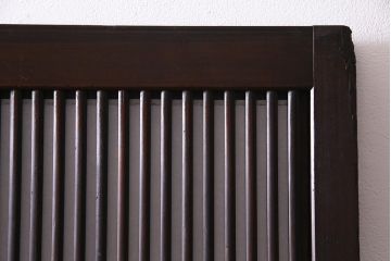 アンティーク建具　和製アンティーク　大正昭和初期　裏障子付き　小さな葉っぱ模様のガラスと細かな縦桟が目を引く格子戸2枚セット(引き戸、障子戸、建具)(R-037744)