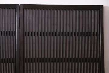 アンティーク建具　和製アンティーク　大正昭和初期　裏障子付き　ガラス入り　縦格子が美しいシックでモダンな雰囲気の格子戸2枚セット(引き戸、障子戸、建具)(R-037745)
