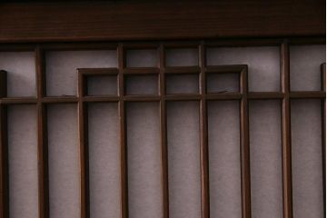 ラフジュ工房オリジナル　古建具リメイク　組子模様と障子紙が和モダンな雰囲気の脚付き戸棚(書院戸、組子、キャビネット)(R-037746)
