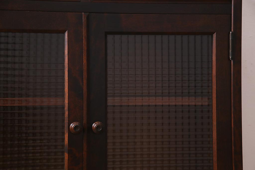 リメイク家具　北海道民芸家具　チェッカーガラスがアクセントになったリメイクサイドボード(収納棚、キャビネット)(R-037747)