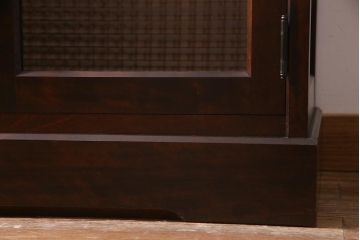 リメイク家具　北海道民芸家具　チェッカーガラスがアクセントになったリメイクサイドボード(収納棚、キャビネット)(R-037747)