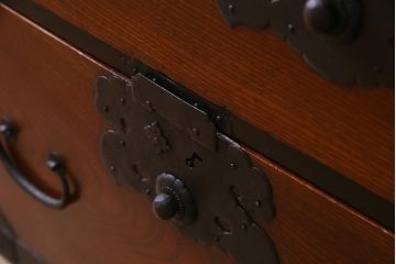 アンティーク家具　明治大正期　前面ケヤキ材　格式高い和の空間づくりが叶う庄内箪笥(重ね箪笥、衣装箪笥)(R-037750)