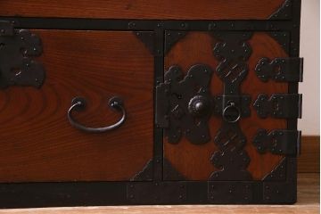 アンティーク家具　明治大正期　前面ケヤキ材　格式高い和の空間づくりが叶う庄内箪笥(重ね箪笥、衣装箪笥)(R-037750)