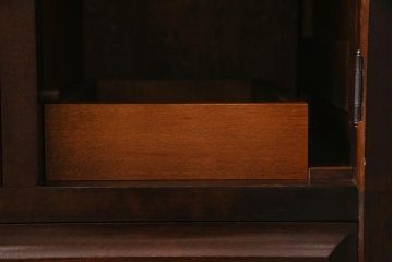 リメイク家具　北海道民芸家具　洗練された佇まいが魅力のリメイクサイドボード(リビングボード、引き出し)(R-037751)