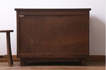 リメイク家具　北海道民芸家具　洗練された佇まいが魅力のリメイクサイドボード(リビングボード、引き出し)(R-037751)