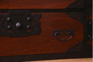 アンティーク家具　美品!　前面ケヤキ材・中桐材　かくし付き　重ね佐渡小木箪笥(時代箪笥、衣装箪笥、和タンス、引き出し、桐箪笥、桐たんす)(R-037752)