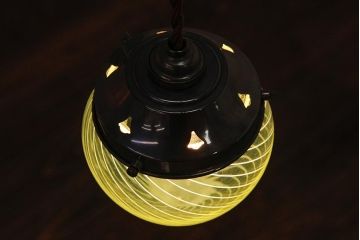 アンティーク照明　ウランガラス　淡いイエローが爽やかな印象のペンダントライト(吊り下げ照明)(R-037756)