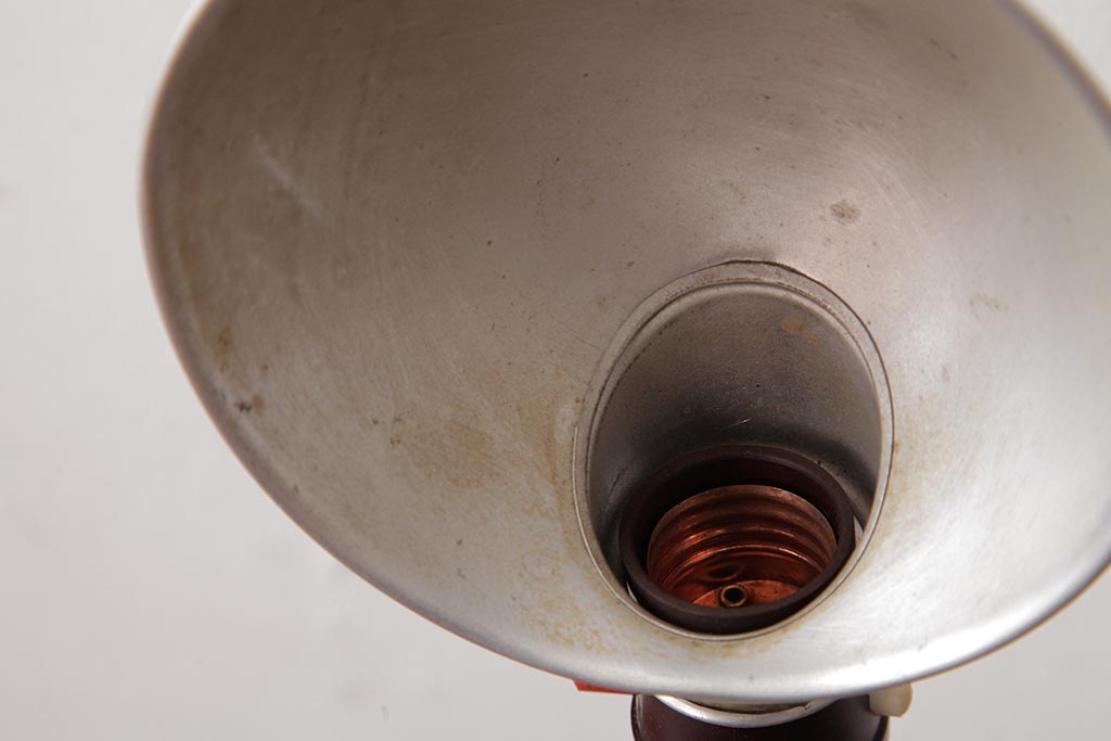 レトロ照明　昭和レトロ　シンプルなシェードのスタンドライト(卓上照明、デスクスタンド)(R-037757)