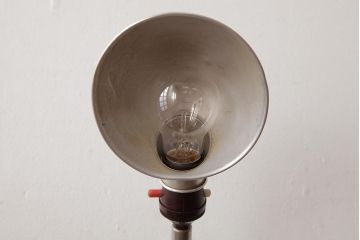 レトロ照明　昭和レトロ　シンプルなシェードのスタンドライト(卓上照明、デスクスタンド)(R-037757)