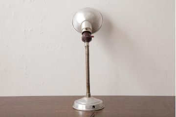 レトロ照明　昭和レトロ　シンプルなシェードのスタンドライト(卓上照明、デスクスタンド)(R-037757)