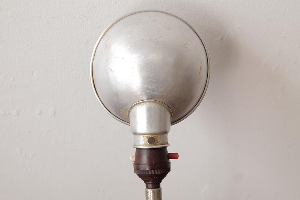 レトロ照明　昭和レトロ　シンプルなシェードのスタンドライト(卓上照明、デスクスタンド)(R-037757)