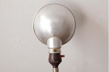 レトロ照明　昭和レトロ　シンプルなシェードのスタンドライト(卓上照明、デスクスタンド)(R-037757)