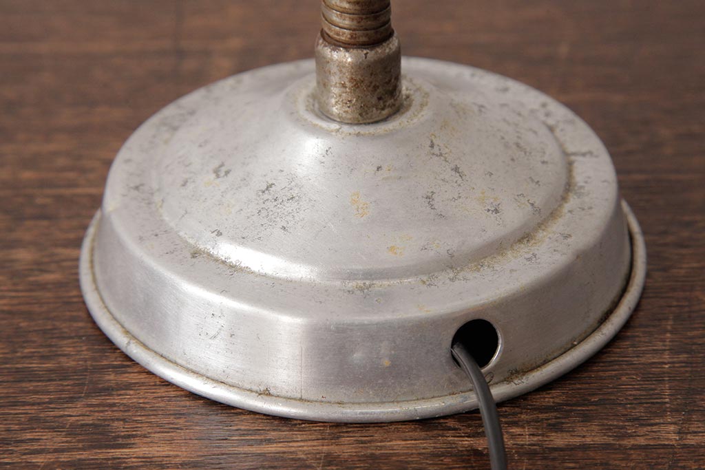 レトロ照明　昭和レトロ　シンプルなシェードのスタンドライト(卓上照明、デスクスタンド)(R-037757)