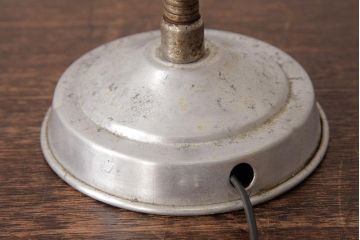 レトロ照明　昭和レトロ　シンプルなシェードのスタンドライト(卓上照明、デスクスタンド)(R-037757)