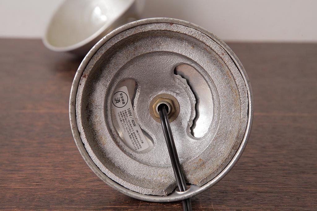 レトロ照明　昭和レトロ　シンプルなシェードのスタンドライト(卓上照明、デスクスタンド)(R-037757)