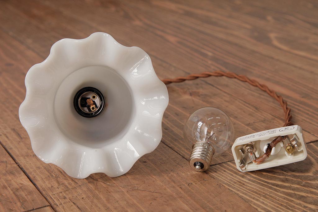 ビンテージ照明　愛らしいフリルシェードのペンダントライト(吊り下げ照明、天井照明)(R-037761)