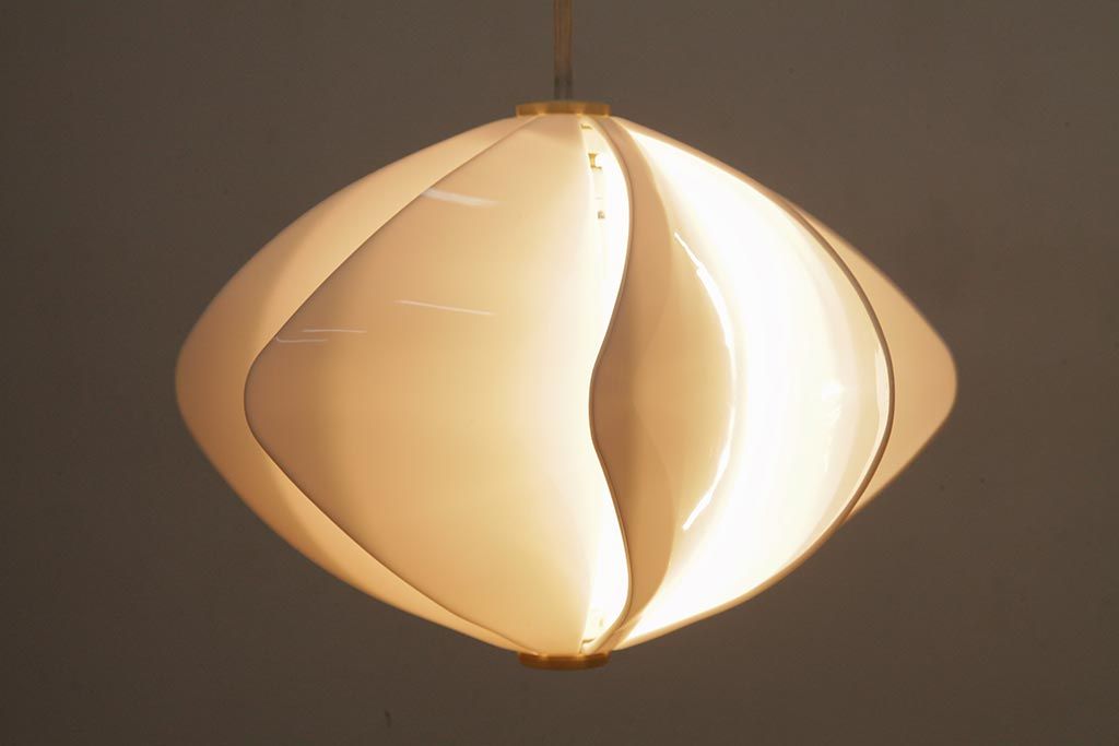 ビンテージ照明　インテリアのアクセントにもおすすめな吊り下げ照明(ペンダントライト、天井照明)(R-037764)