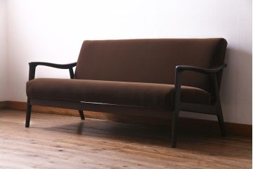 ビンテージ家具　シックにもレトロにも合うヴィンテージ2人掛けソファ(二人掛け、ラブソファ)(R-037770)